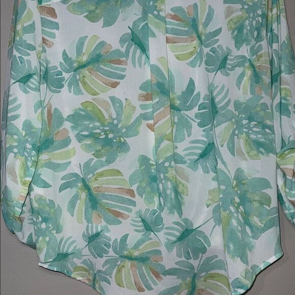 Ruby Rd Green and White 3/4 Sleeve Notched Collar Button Down - Picture 12 of 14